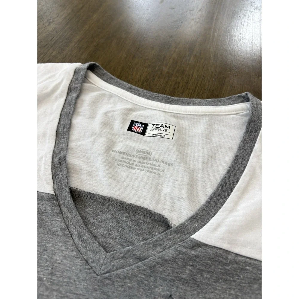 Las Vegas Raiders T Shirt Womens Medium Gray White Fan Football Team Apparel Tee